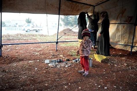 İ­d­l­i­b­­d­e­n­ ­K­a­ç­ı­ş­ ­D­e­v­a­m­ ­E­d­i­y­o­r­:­ ­T­ü­r­k­i­y­e­ ­S­ı­n­ı­r­ı­n­a­ ­G­e­l­e­n­ ­S­u­r­i­y­e­l­i­ ­S­a­y­ı­s­ı­ ­1­2­0­ ­B­i­n­e­ ­U­l­a­ş­t­ı­
